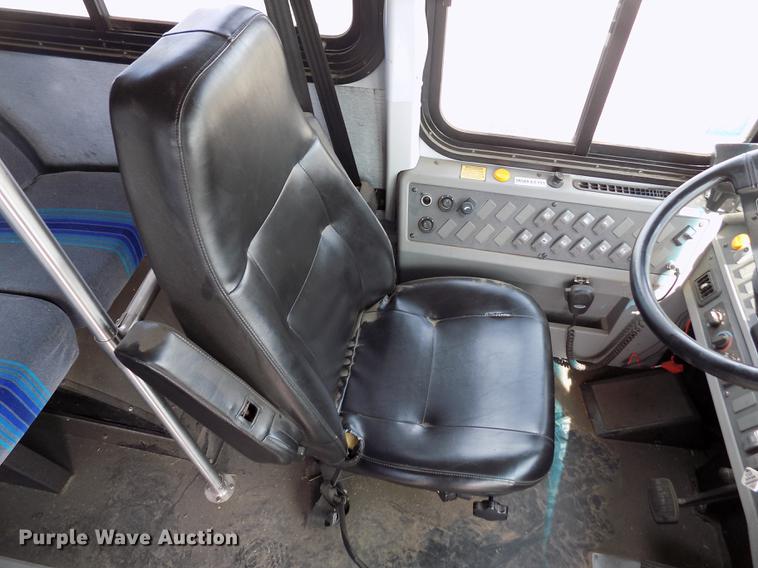 image for item FA9637 2010 Thomas Built Saf-T-Liner school bus