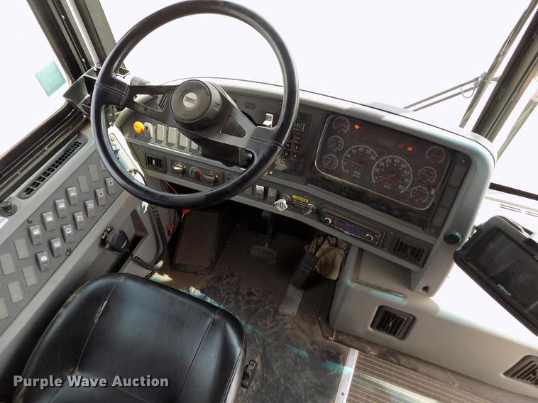 image for item FA9637 2010 Thomas Built Saf-T-Liner school bus