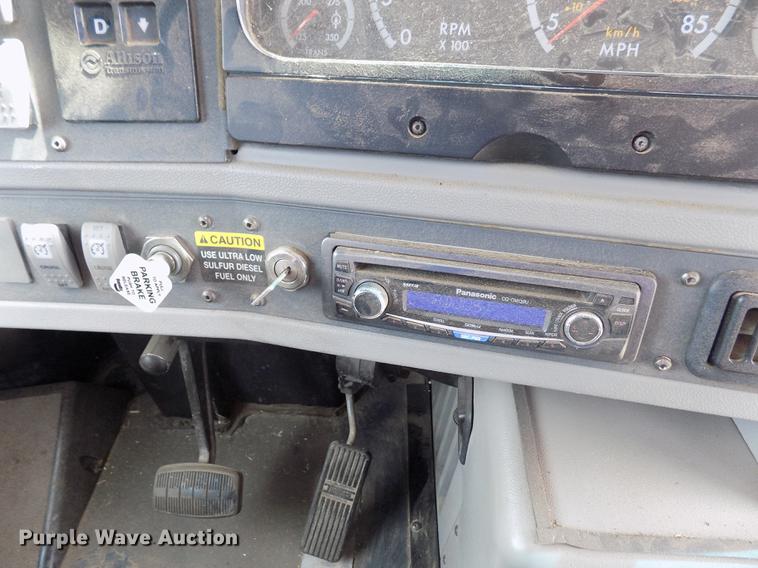 image for item FA9637 2010 Thomas Built Saf-T-Liner school bus