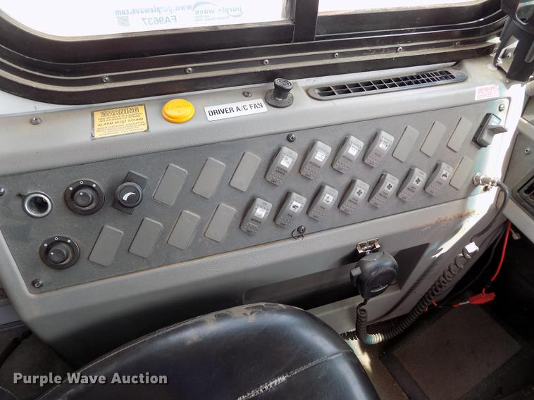 image for item FA9637 2010 Thomas Built Saf-T-Liner school bus