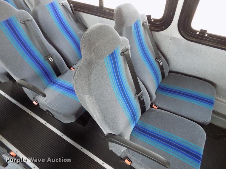 image for item FA9637 2010 Thomas Built Saf-T-Liner school bus