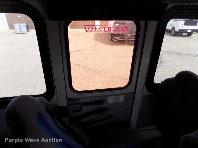 image for item FA9637 2010 Thomas Built Saf-T-Liner school bus