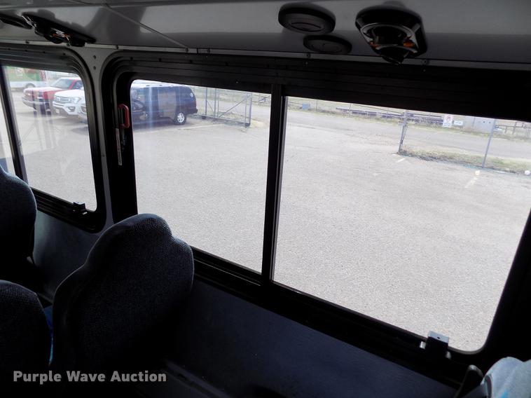 image for item FA9637 2010 Thomas Built Saf-T-Liner school bus