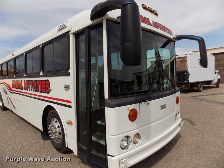 image for item FA9637 2010 Thomas Built Saf-T-Liner school bus