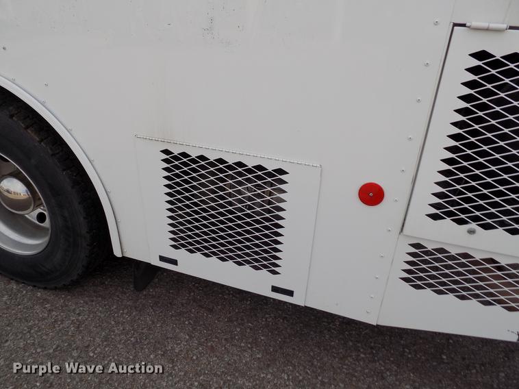 image for item FA9637 2010 Thomas Built Saf-T-Liner school bus