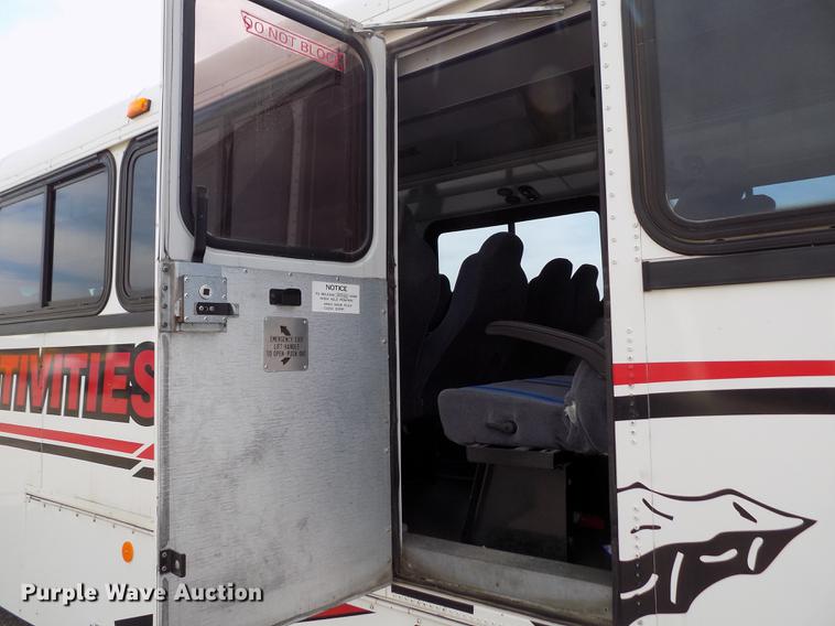 image for item FA9637 2010 Thomas Built Saf-T-Liner school bus