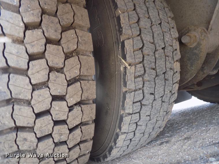 image for item FA9637 2010 Thomas Built Saf-T-Liner school bus