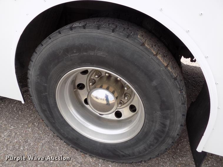 image for item FA9637 2010 Thomas Built Saf-T-Liner school bus