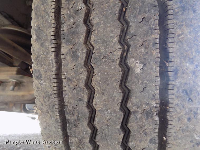 image for item FA9637 2010 Thomas Built Saf-T-Liner school bus