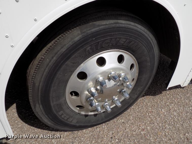 image for item FA9637 2010 Thomas Built Saf-T-Liner school bus