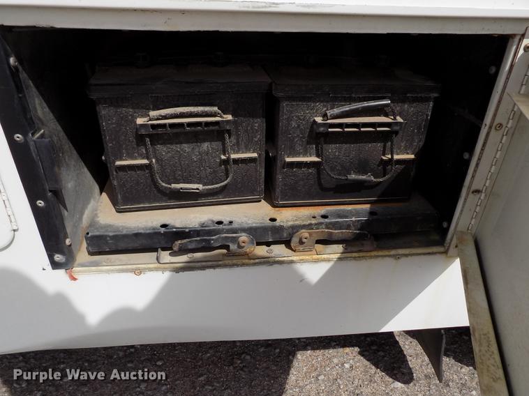 image for item FA9637 2010 Thomas Built Saf-T-Liner school bus