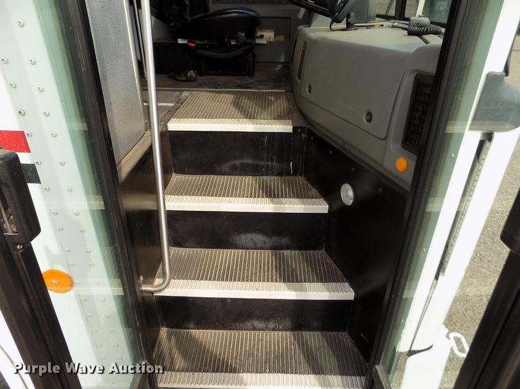 image for item FA9638 2010 Thomas Built Saf-T-Liner school bus