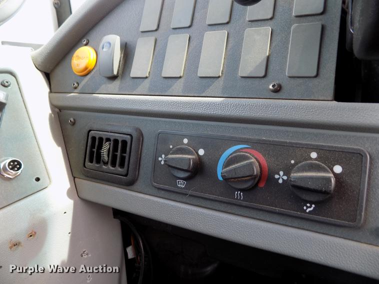 image for item FA9638 2010 Thomas Built Saf-T-Liner school bus