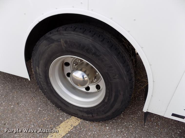 image for item FA9638 2010 Thomas Built Saf-T-Liner school bus