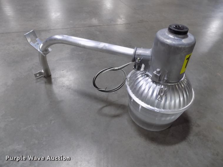 image for item FA9646 (21) Cooper HPS security lights