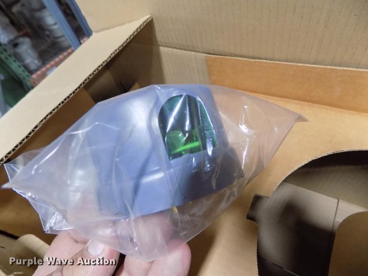 image for item FA9646 (21) Cooper HPS security lights