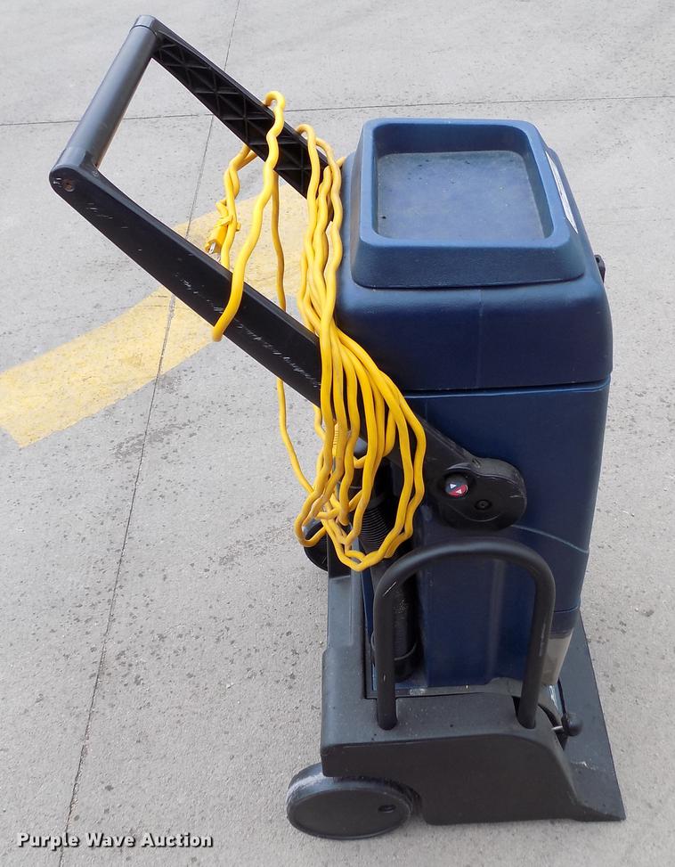 2011 Host Liberator dry carpet cleaner in Concordia, KS Item FA9685