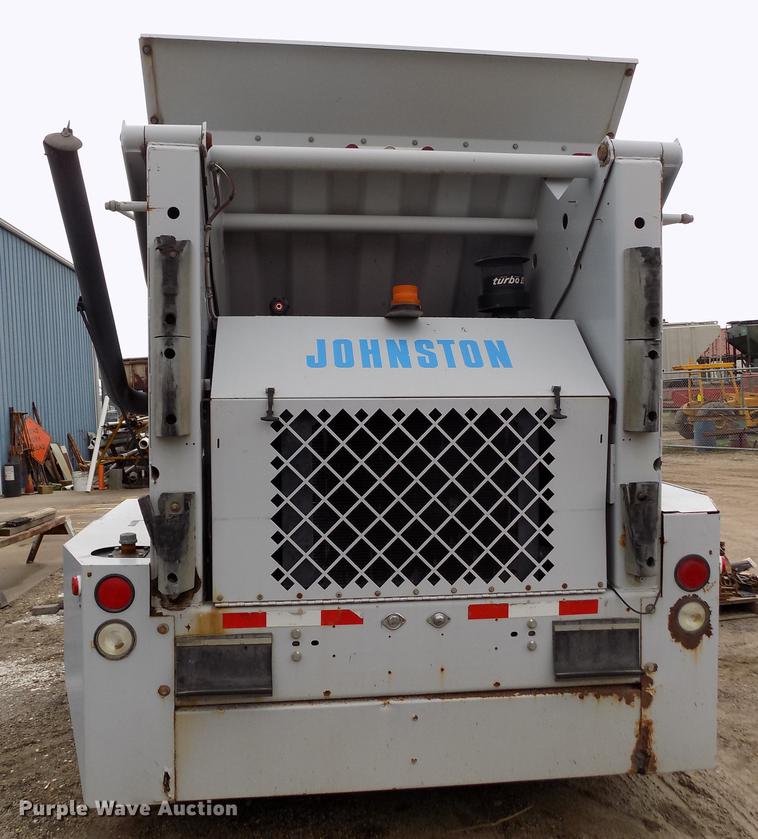 image for item FA9689 1998 Johnston 3000 street sweeper