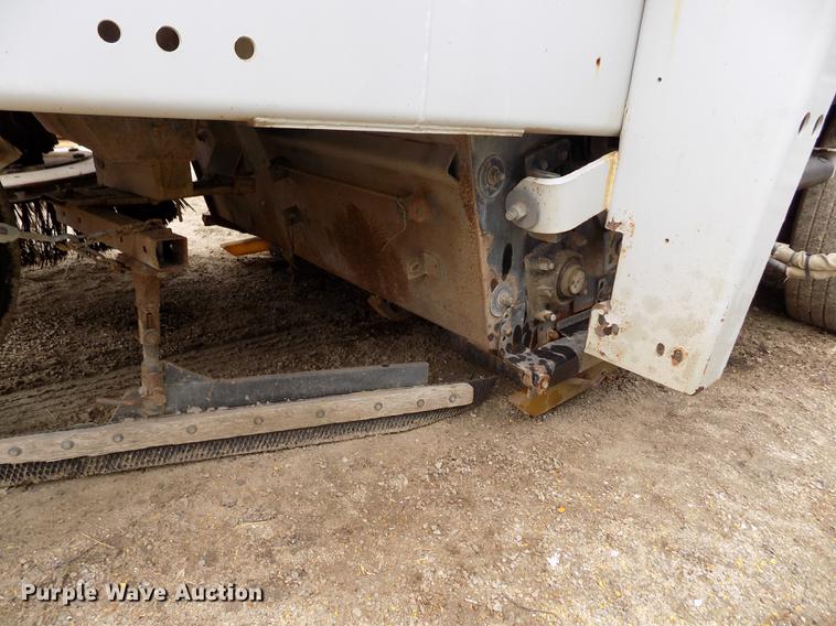 image for item FA9689 1998 Johnston 3000 street sweeper