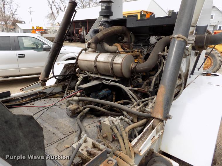 image for item FA9689 1998 Johnston 3000 street sweeper