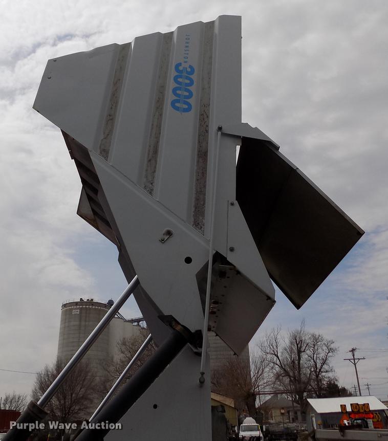 image for item FA9689 1998 Johnston 3000 street sweeper