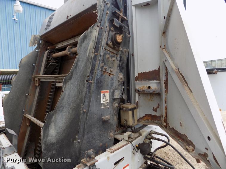 image for item FA9689 1998 Johnston 3000 street sweeper