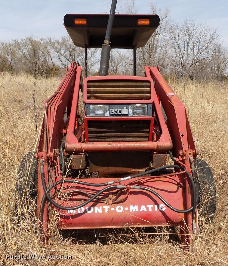 image for item FA9691 International 685 tractor