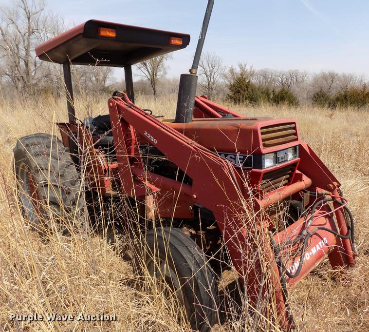image for item FA9691 International 685 tractor