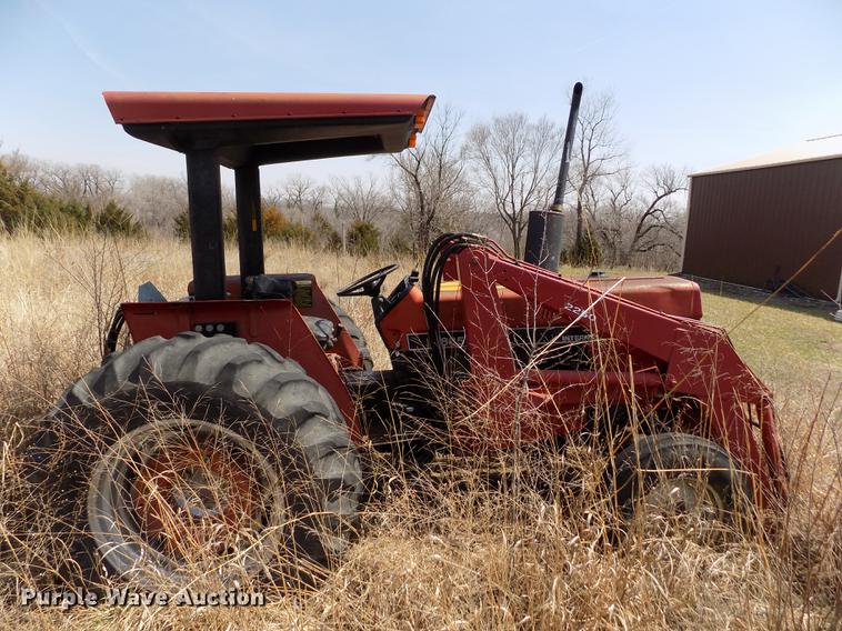 image for item FA9691 International 685 tractor