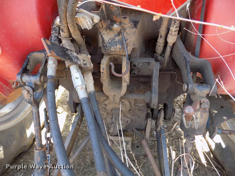 image for item FA9691 International 685 tractor