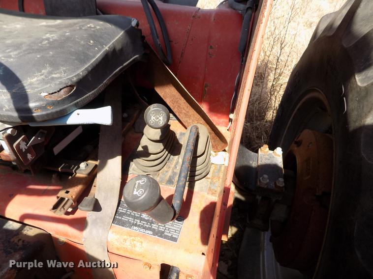 image for item FA9691 International 685 tractor