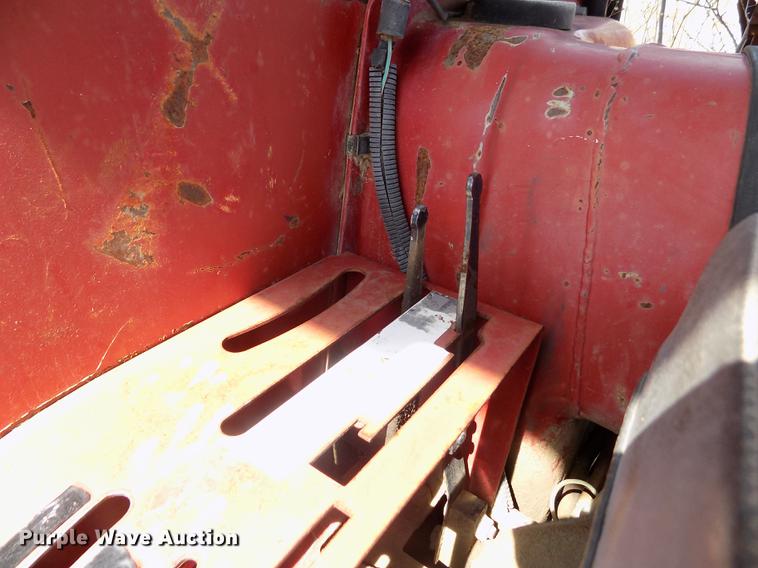 image for item FA9691 International 685 tractor