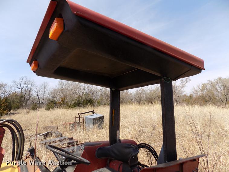 image for item FA9691 International 685 tractor