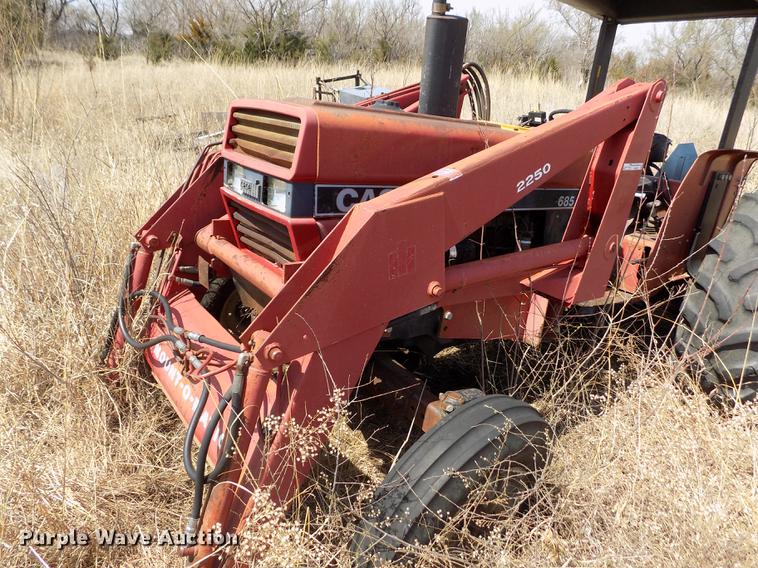 image for item FA9691 International 685 tractor