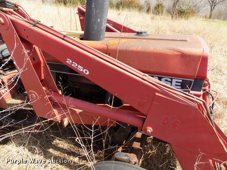 image for item FA9691 International 685 tractor