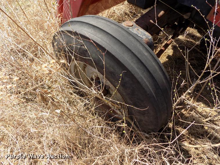 image for item FA9691 International 685 tractor