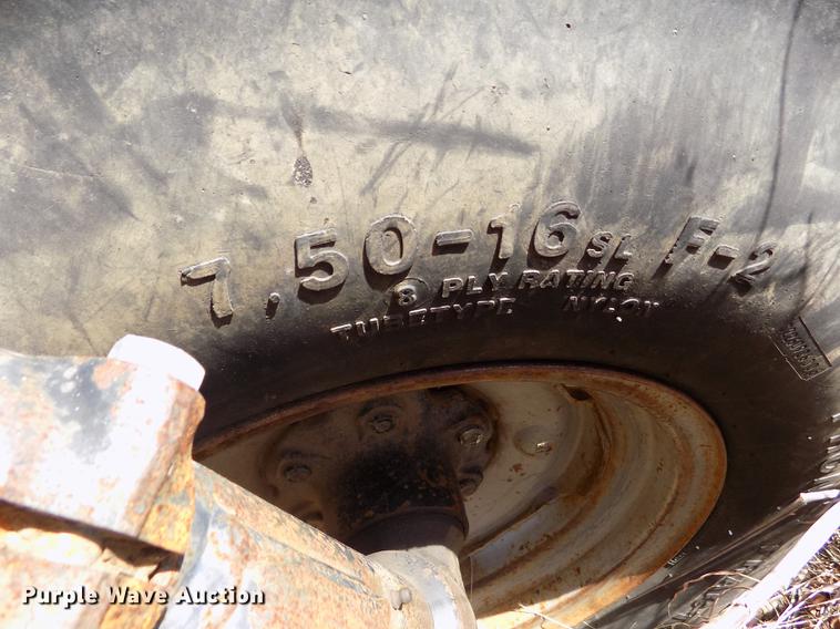 image for item FA9691 International 685 tractor