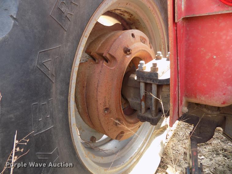 image for item FA9691 International 685 tractor