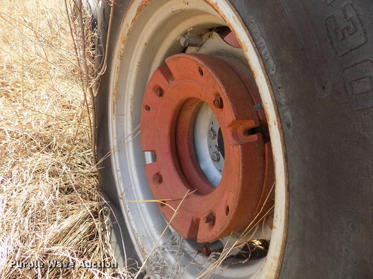 image for item FA9691 International 685 tractor