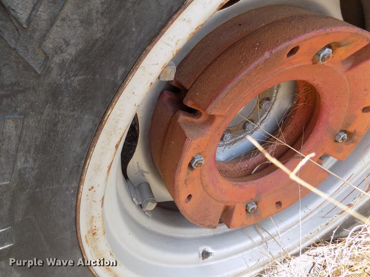 image for item FA9691 International 685 tractor