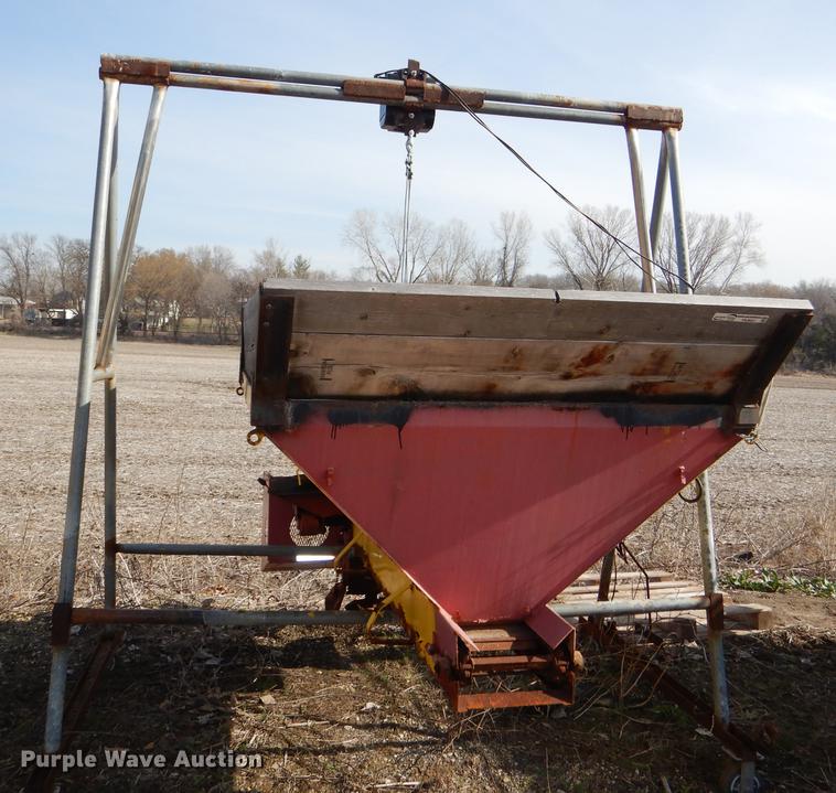 image for item FK9021 Highway Equipment P6 spreader