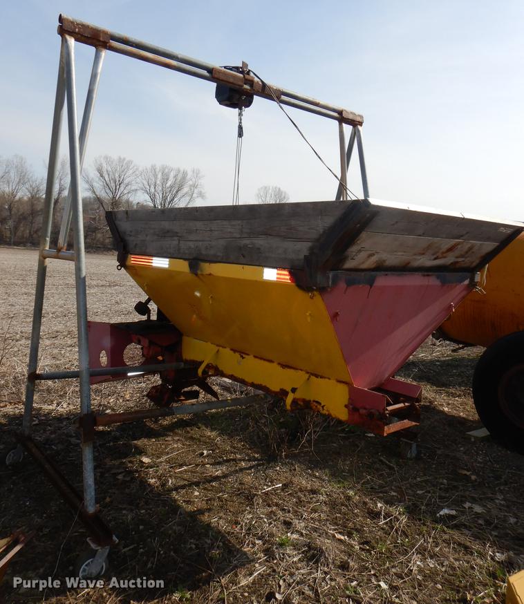 image for item FK9021 Highway Equipment P6 spreader