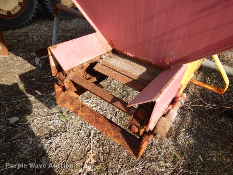 image for item FK9021 Highway Equipment P6 spreader