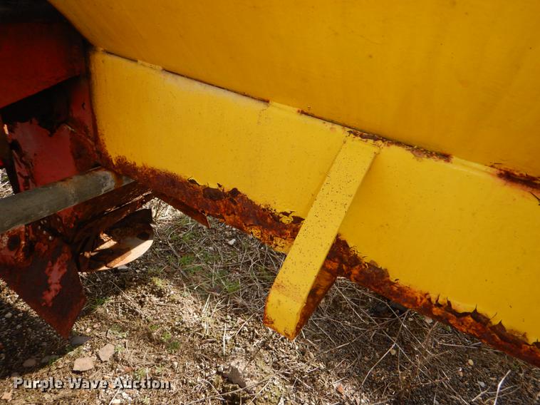 image for item FK9021 Highway Equipment P6 spreader