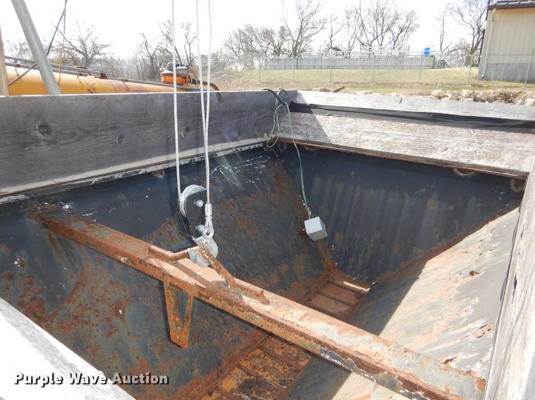 image for item FK9021 Highway Equipment P6 spreader