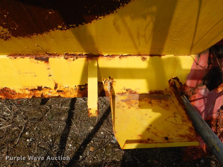 image for item FK9021 Highway Equipment P6 spreader