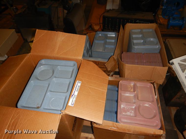 image for item FK9108 Approximately 200 lunch trays