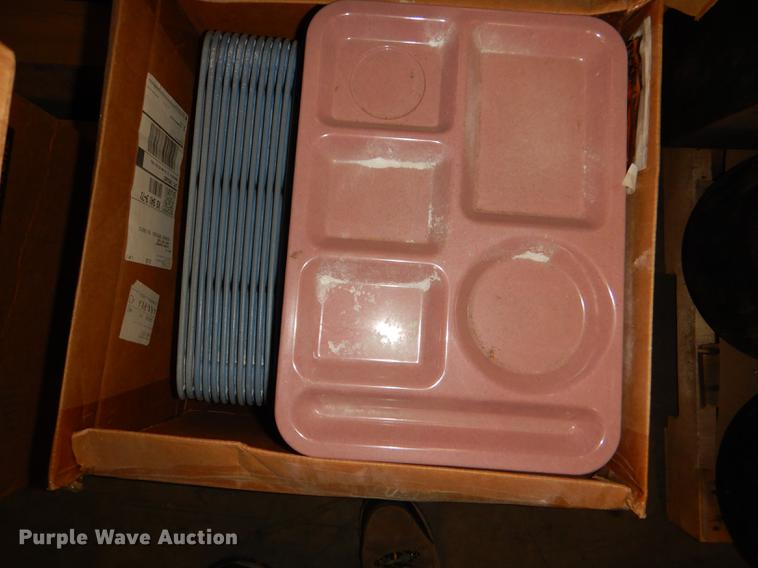 image for item FK9108 Approximately 200 lunch trays