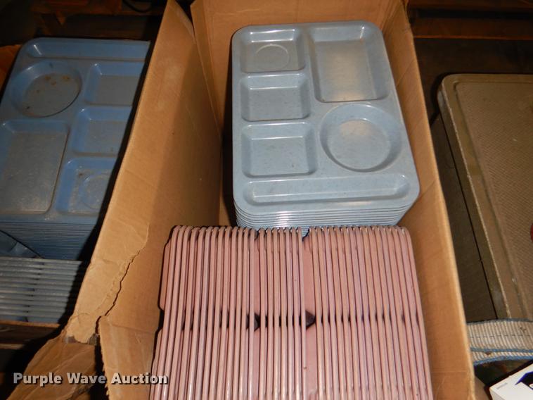 image for item FK9108 Approximately 200 lunch trays