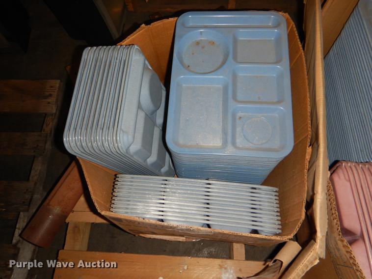 image for item FK9108 Approximately 200 lunch trays